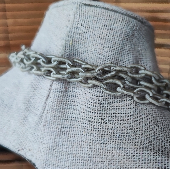 Faceted Glass Aqua Blue Fat Teardrop 3 Strand Beaded Necklace Silk Wrapped - Picture 5 of 10